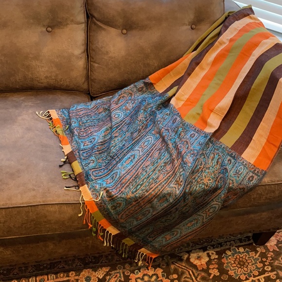 Pashmina Reversible Vintage Throw - Picture 10 of 10